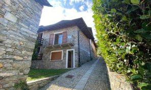 Rustico vista lago Massino Visconti