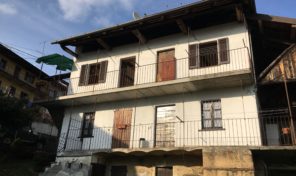 Trilocale con ampio terreno ad Armeno