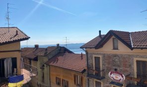 Immobile di corte nel centro storico di Massino Visconti