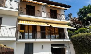 Villa schiera con giardino e autorimessa a Nebbiuno